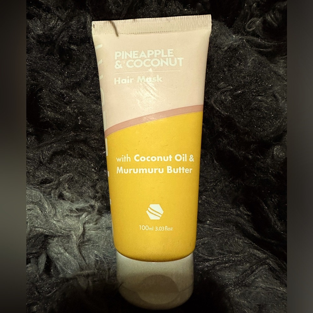 PINEAPPLE & COCONUT HAIR MASK

Coconut Oil & Murumuru Butter